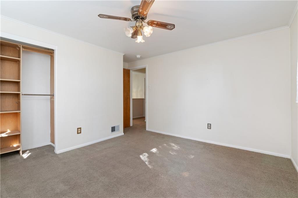 33 Roxbury Road Pittsburgh, PA 15221 - Photo 15 of 28 Second bedroom - Second level