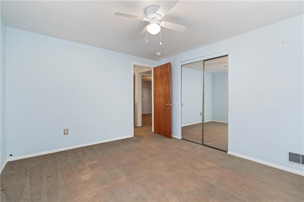 33 Roxbury Road Pittsburgh, PA 15221 - Photo 16 of 28 Third bedroom - Second level