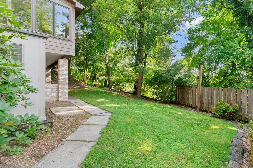 33 Roxbury Road Pittsburgh, PA 15221 - Photo 24 of 28 Right side, backyard view