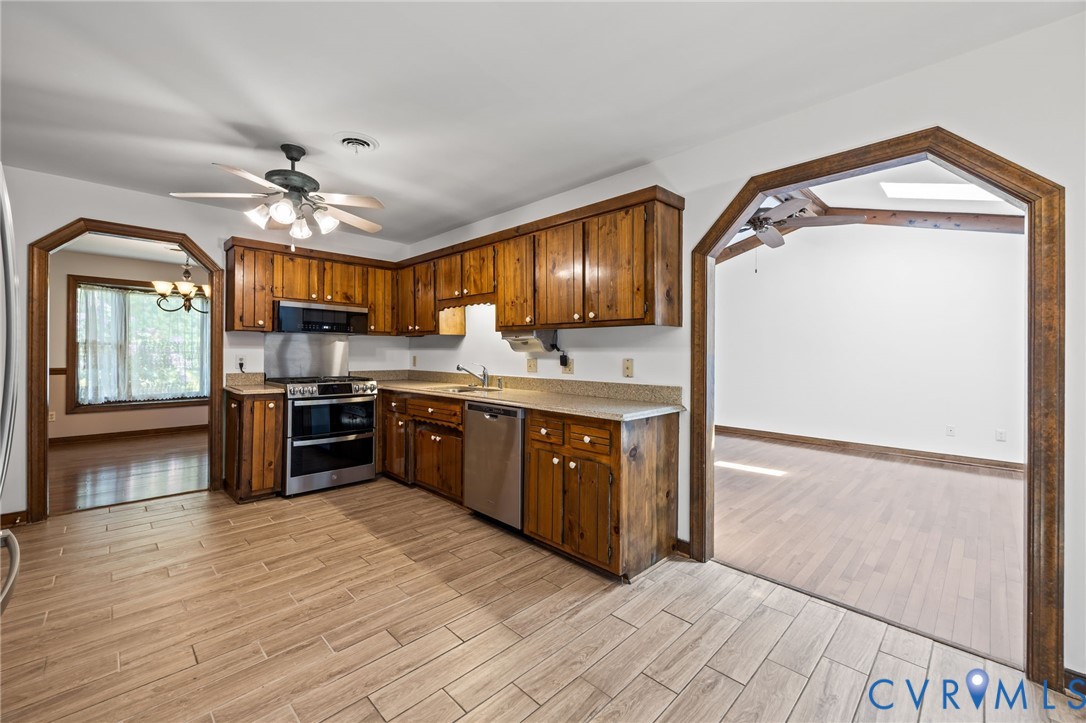 12705 Middlebrook Road Chester, VA 23831 - Photo 16 of 46