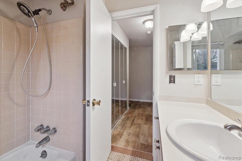 465 Miller Avenue, Unit 105 Rochester, MI 48307 - Photo 14 of 16 Gallery Image 14