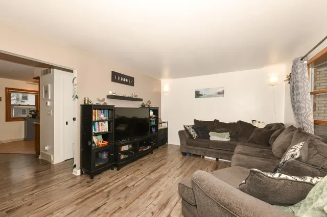 $202,000 | 5075 Colonial Court, Greenfield, WI 53220