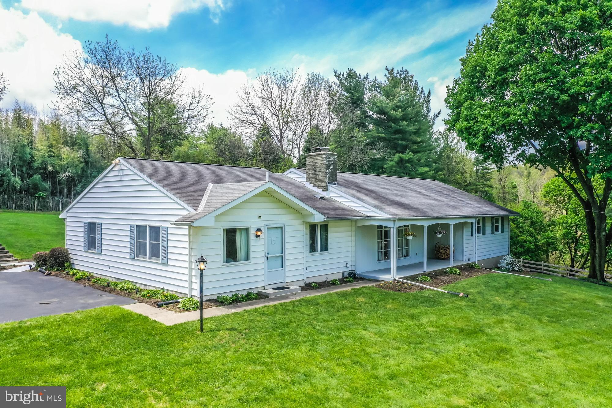 102 Grandview Road Downingtown, PA 19335 - Photo 2 of 43 Gallery Image 2