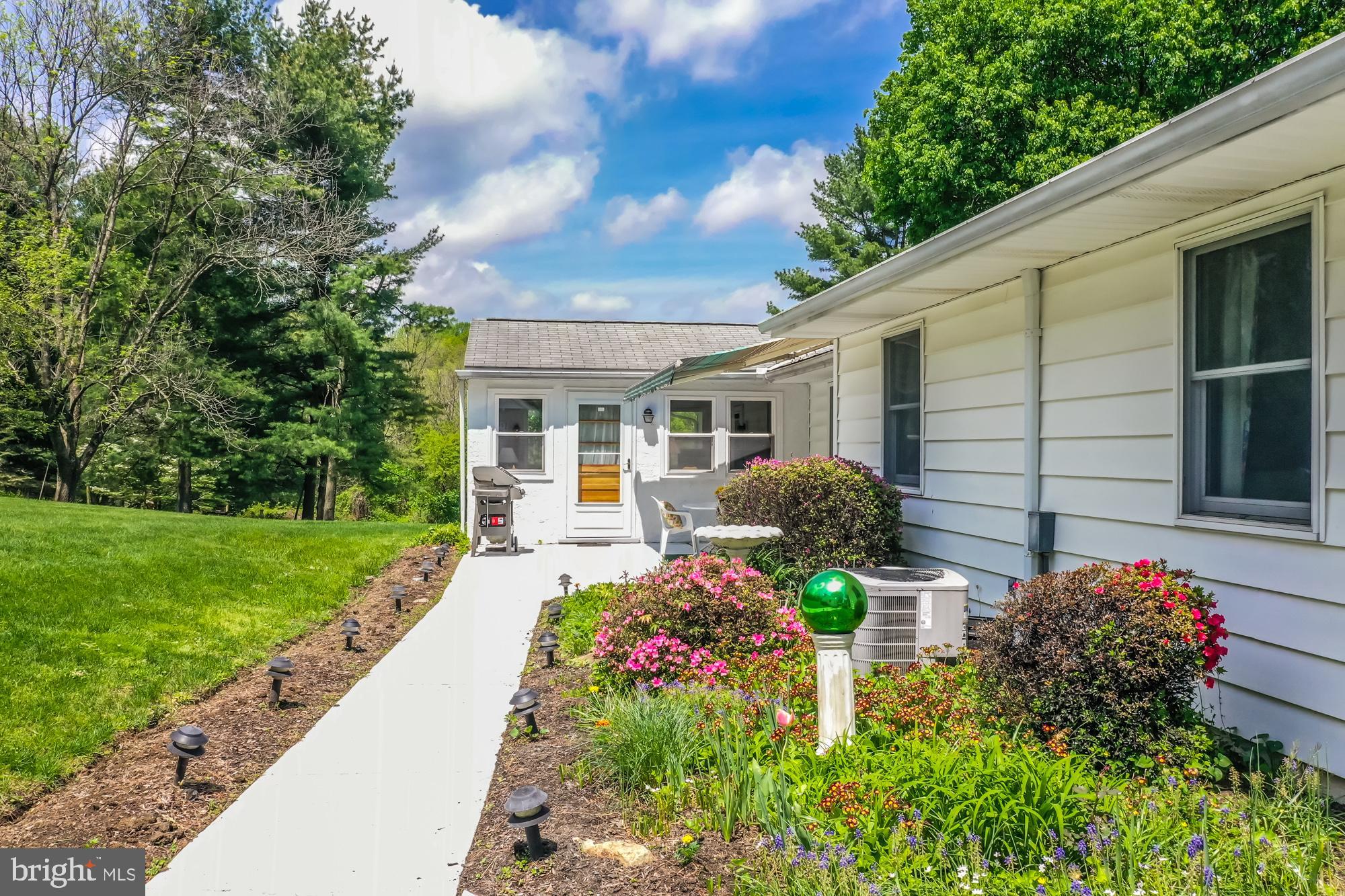 102 Grandview Road Downingtown, PA 19335 - Photo 3 of 43 Gallery Image 3