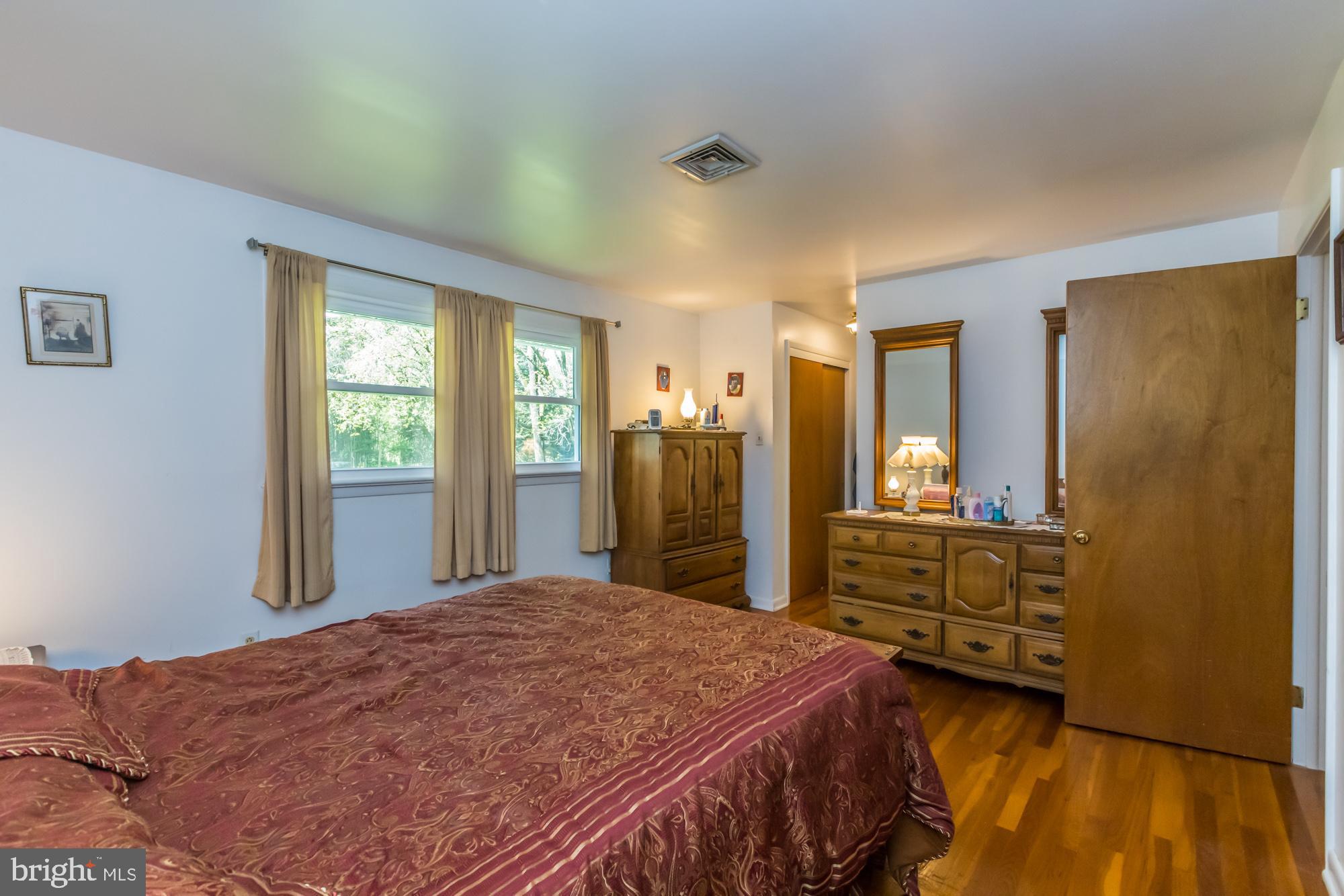 102 Grandview Road Downingtown, PA 19335 - Photo 27 of 43 Master bedroom