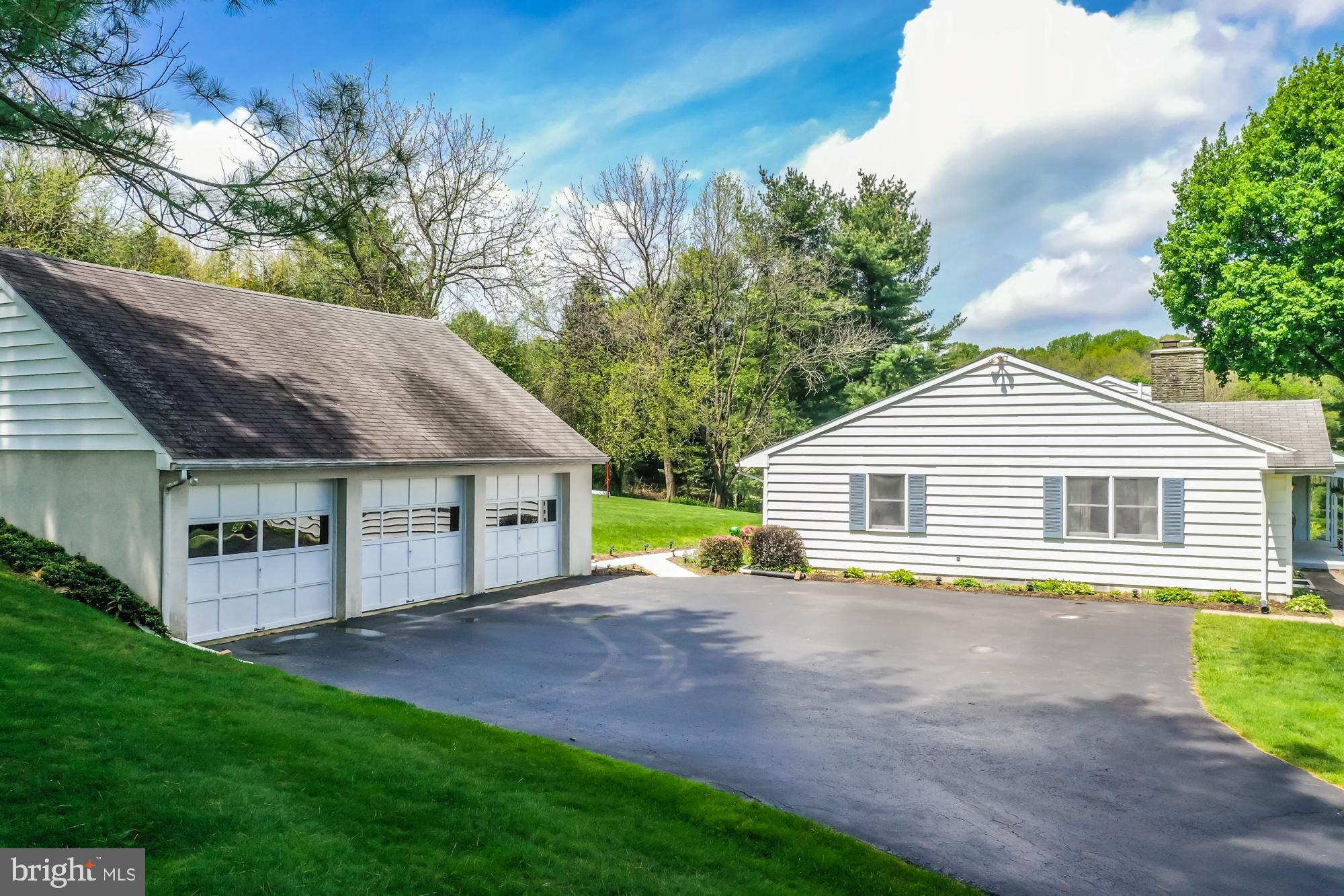 102 Grandview Road Downingtown, PA 19335 - Photo 6 of 43 Gallery Image 6