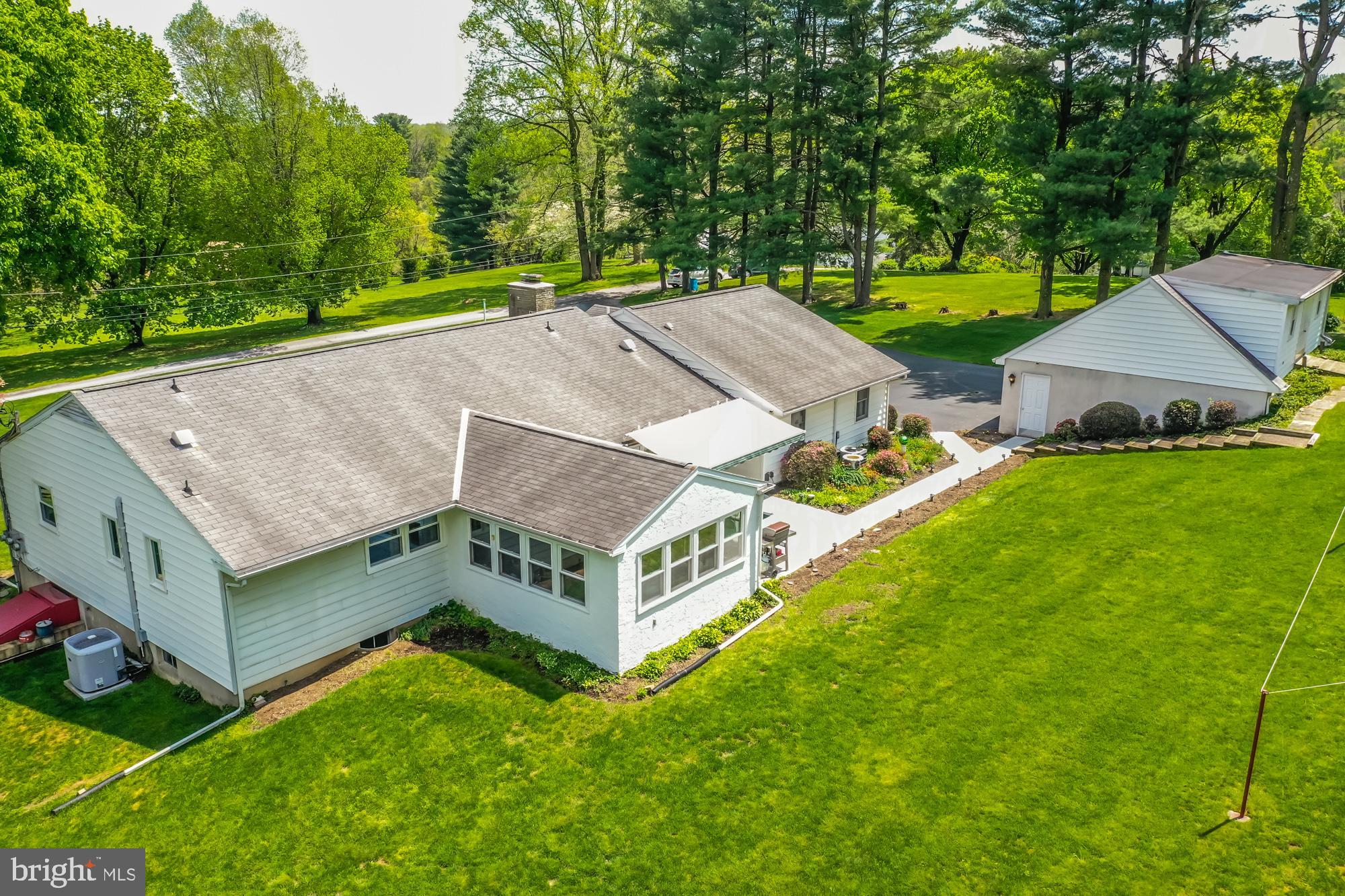 102 Grandview Road Downingtown, PA 19335 - Photo 9 of 43 Gallery Image 9