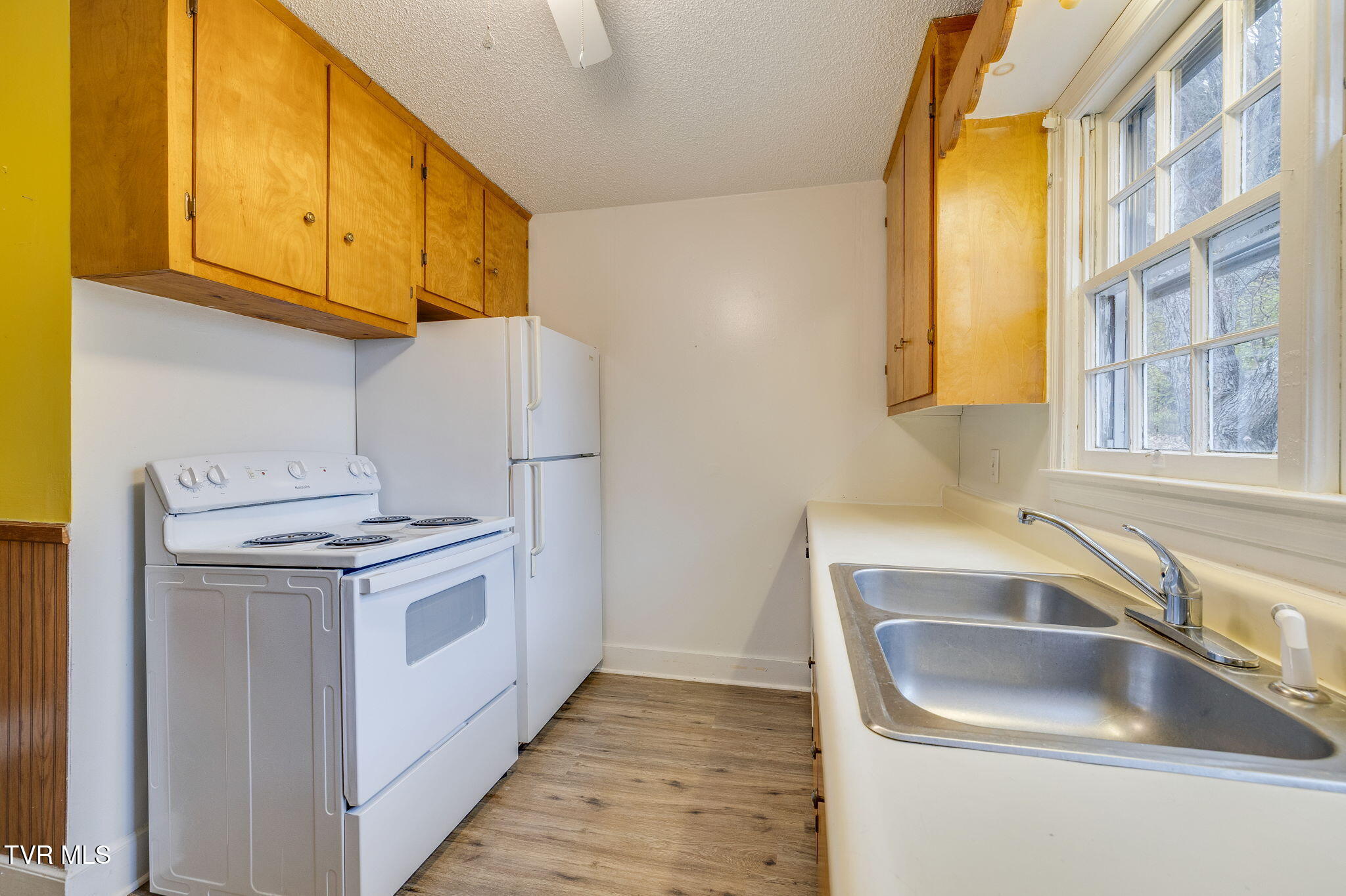 813 Haynes Street Bristol, TN 37620 - Photo 13 of 38 012