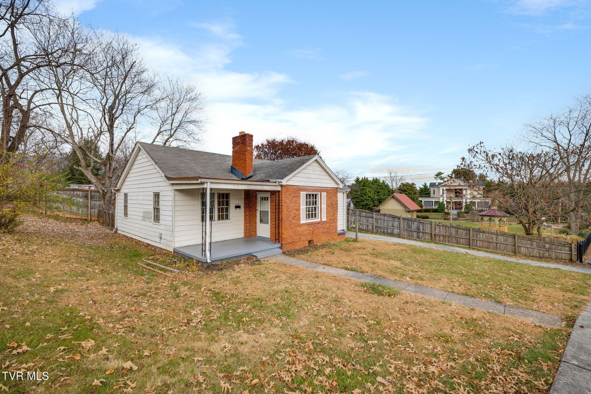 813 Haynes Street Bristol, TN 37620 - Photo 4 of 38 003