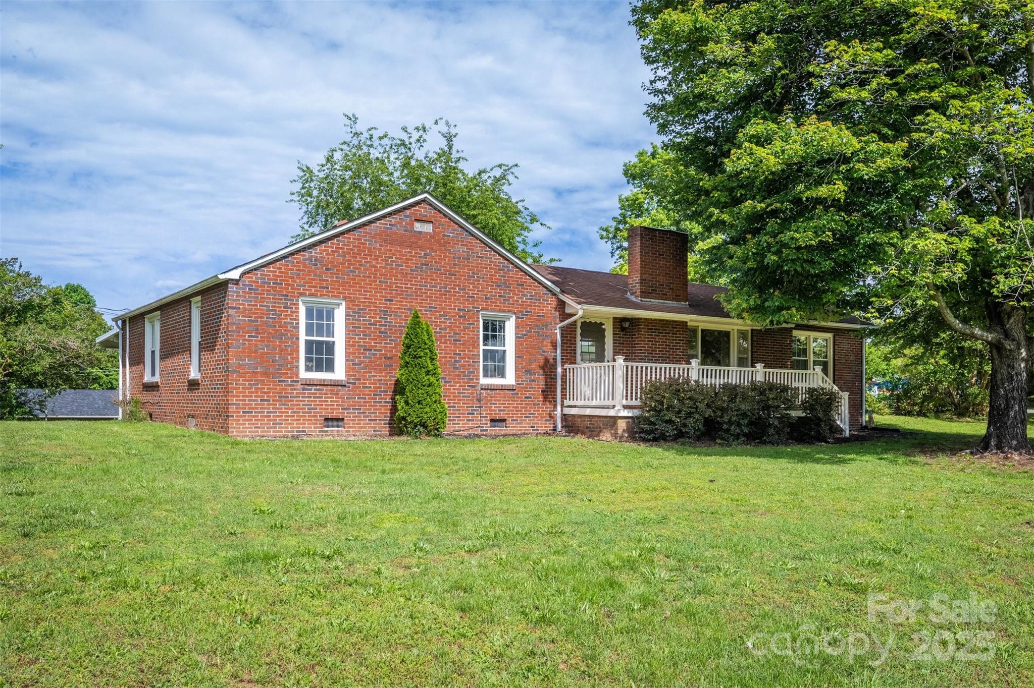 175 Duke Street Granite Falls, NC 28630 - Photo 1 of 23 Gallery Image 1