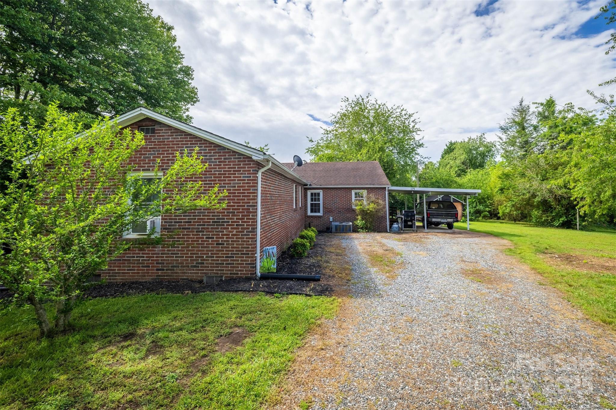 175 Duke Street Granite Falls, NC 28630 - Photo 7 of 23 Gallery Image 7