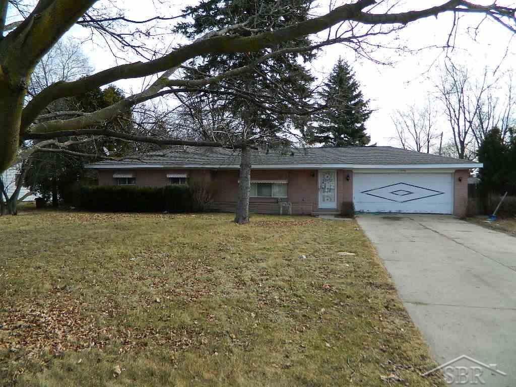 1220 North Center Road Saginaw, MI 48638 - Photo 1 of 13 31236326.JPG