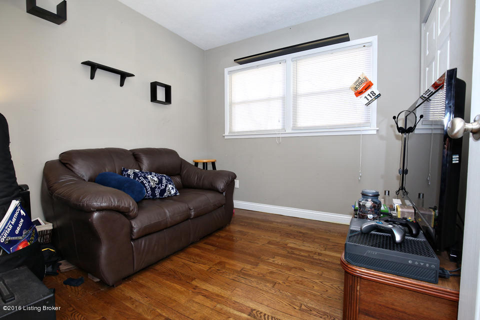 9505 Maple Road Louisville, KY 40229 - Photo 22 of 30 Hardwood Floors