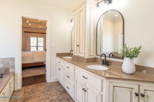 $484,900 | 19 Ravenwood Drive, Jackson, TN 38305