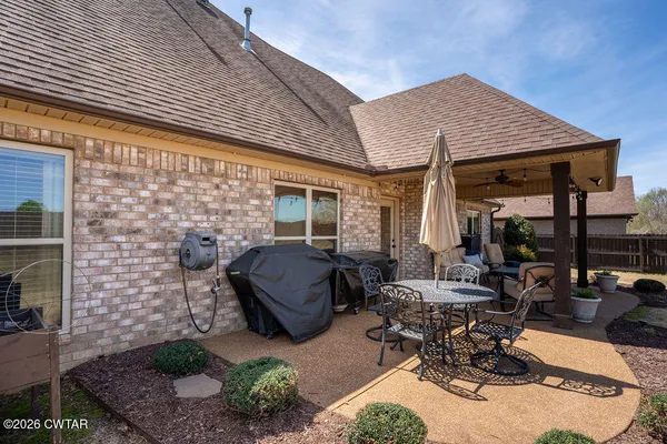 $484,900 | 19 Ravenwood Drive, Jackson, TN 38305