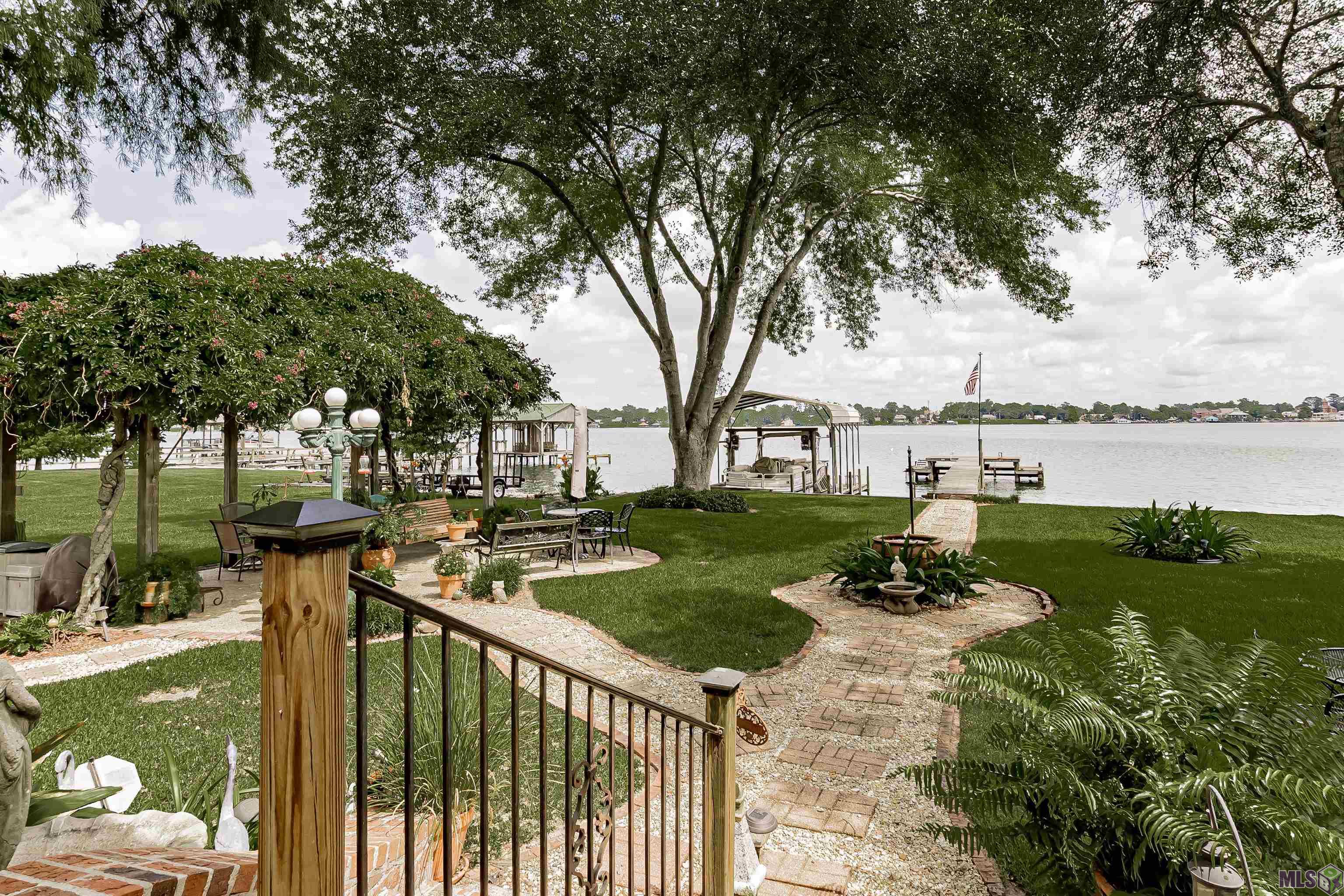 10261 Island Road Ventress, LA 70783 - Photo 4 of 41