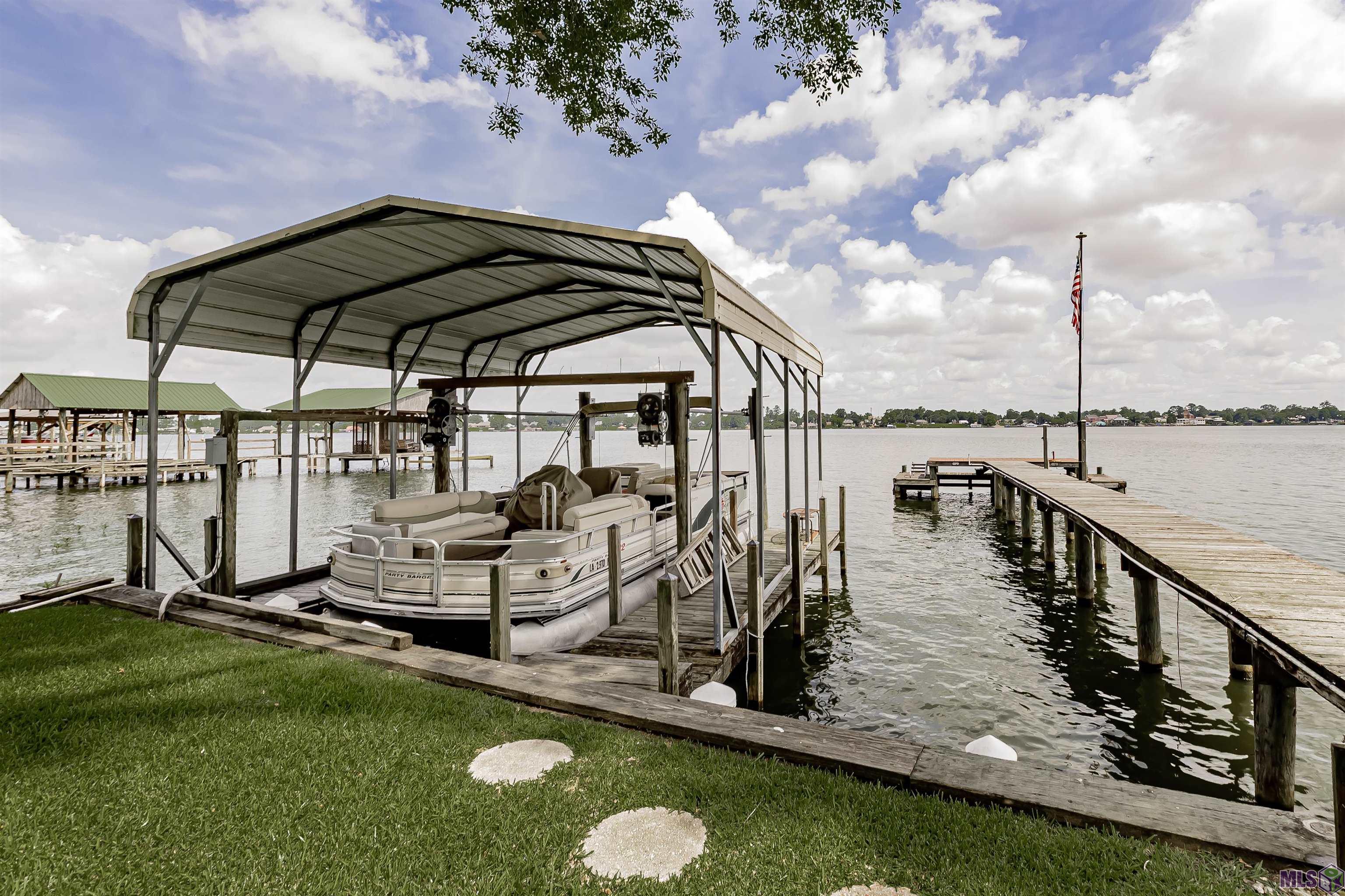 10261 Island Road Ventress, LA 70783 - Photo 5 of 41