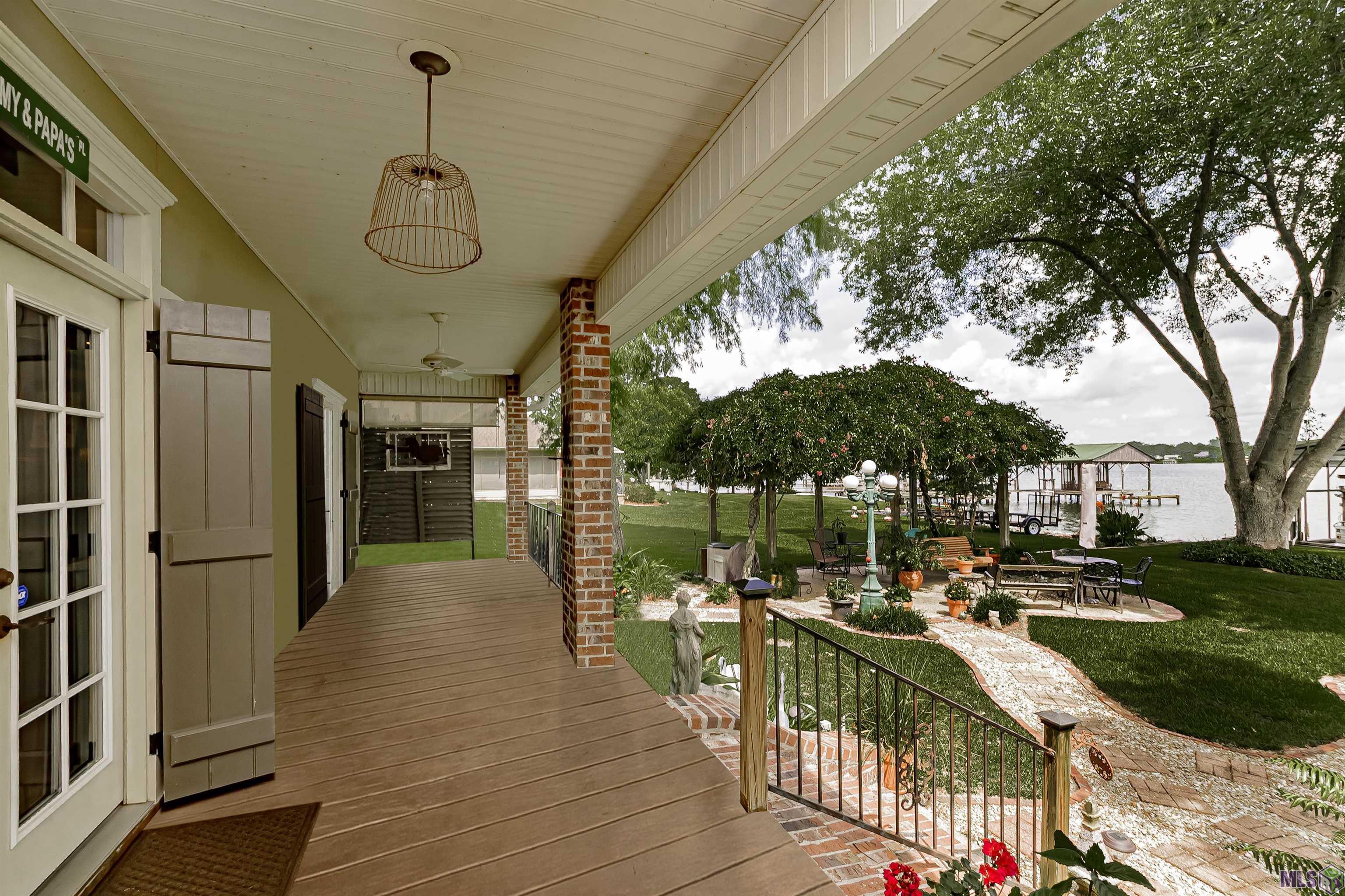 10261 Island Road Ventress, LA 70783 - Photo 6 of 41