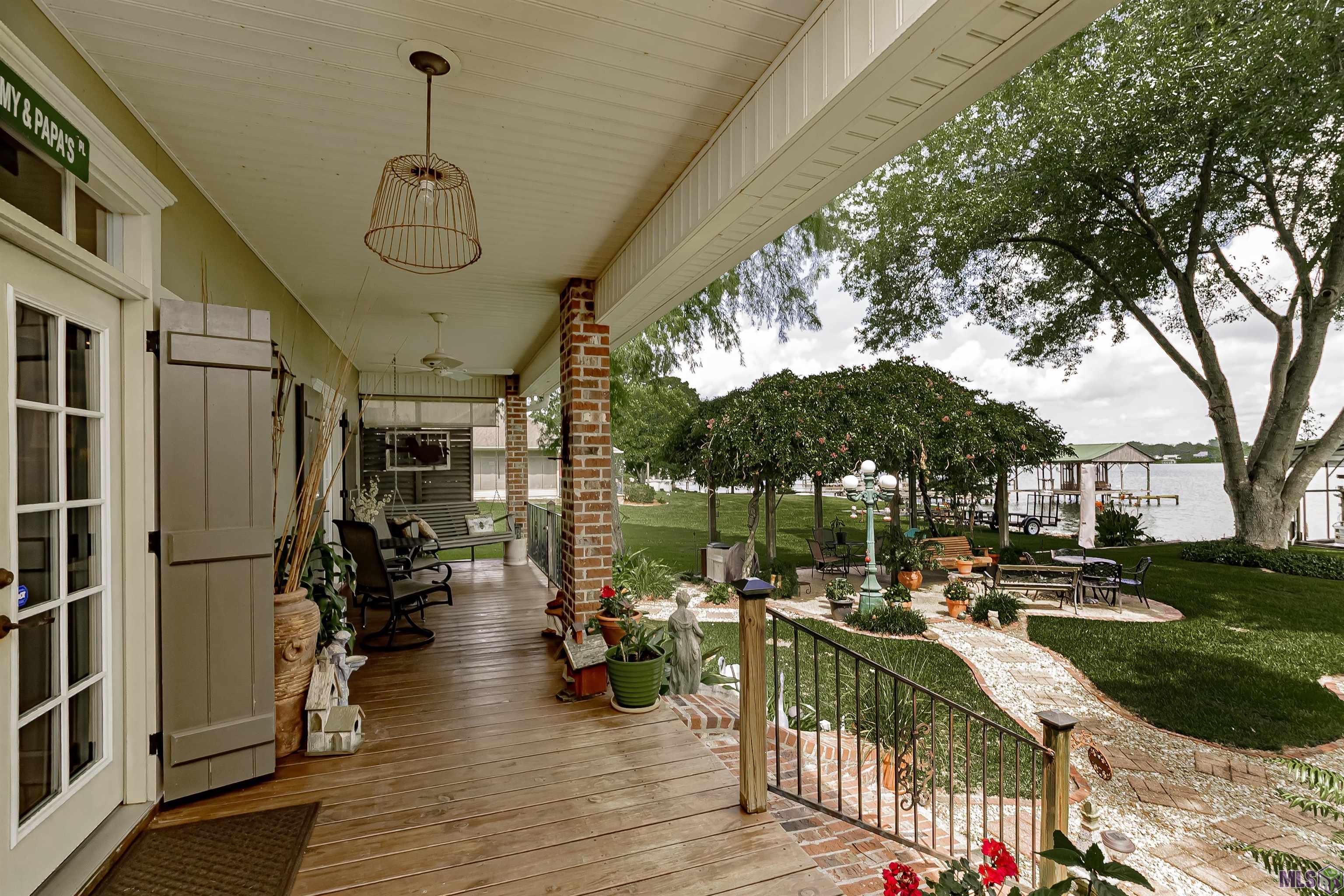 10261 Island Road Ventress, LA 70783 - Photo 7 of 41