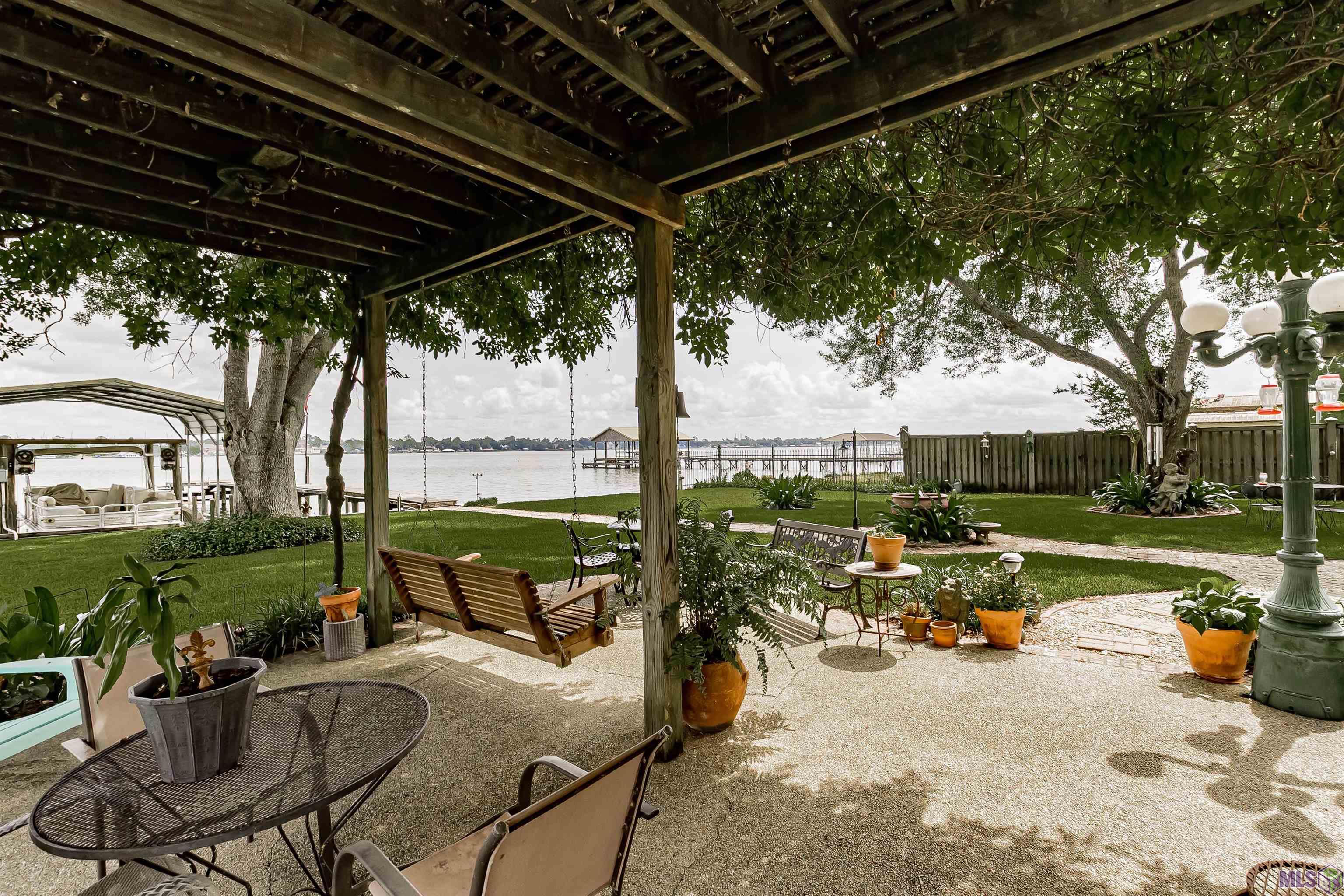 10261 Island Road Ventress, LA 70783 - Photo 8 of 41