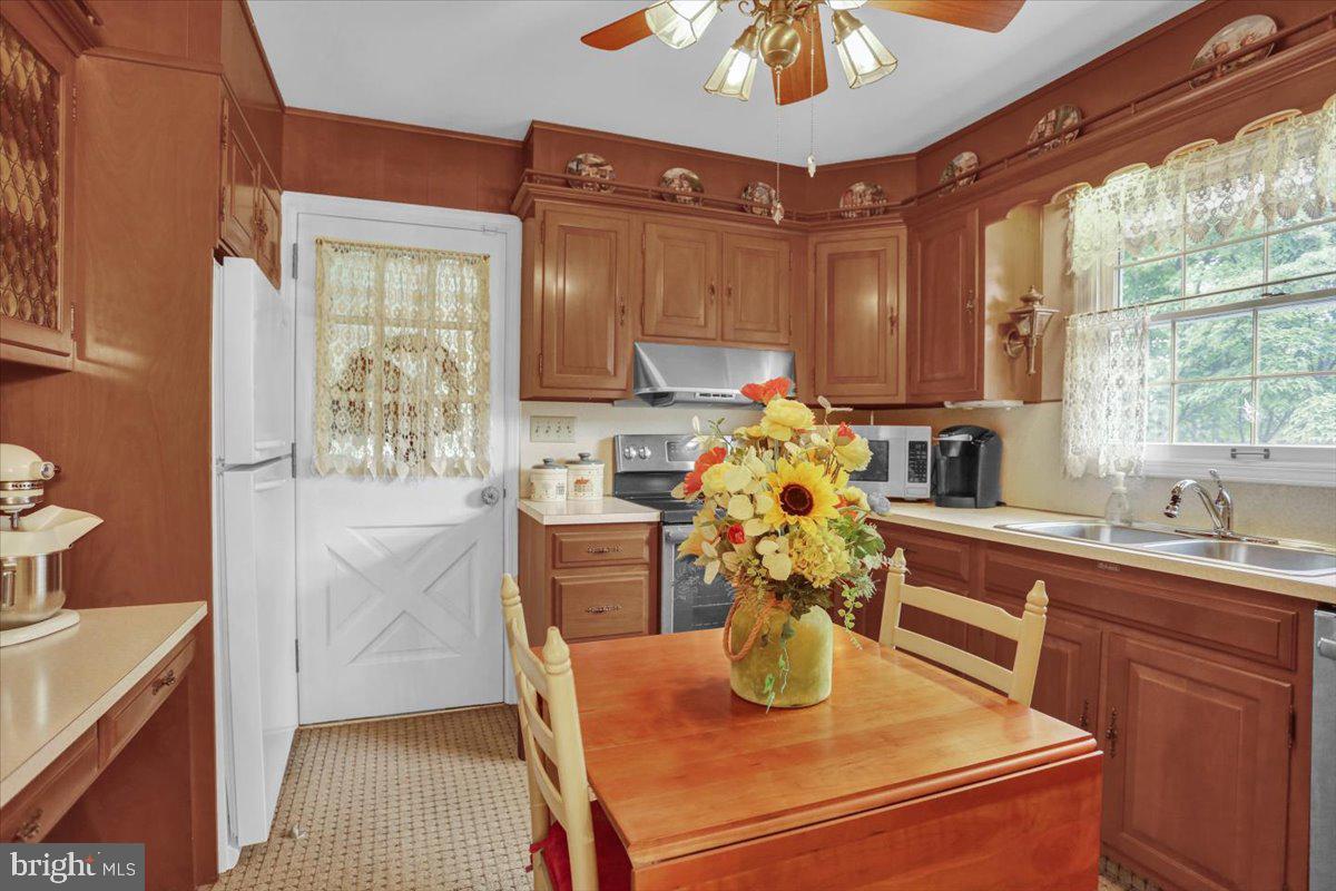 3070 Welsh Road Mohnton, PA 19540 - Photo 12 of 34