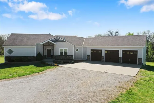 $690,000 | 11112 East 227th Street, Peculiar, MO 64078