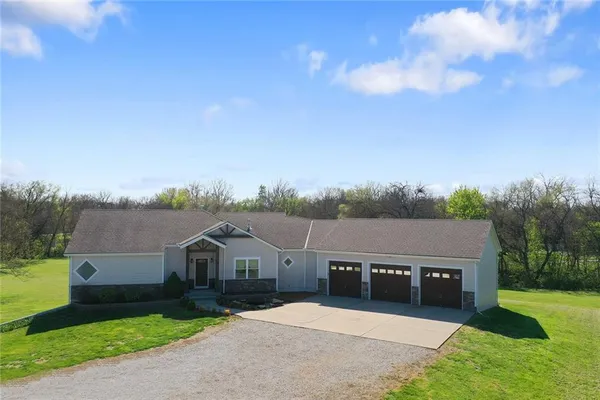 $690,000 | 11112 East 227th Street, Peculiar, MO 64078