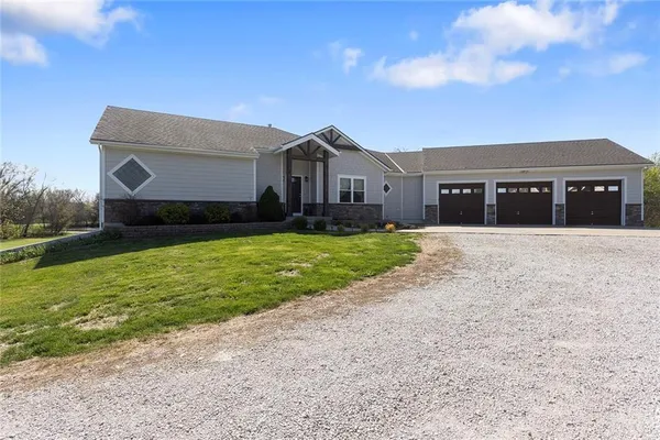 $690,000 | 11112 East 227th Street, Peculiar, MO 64078