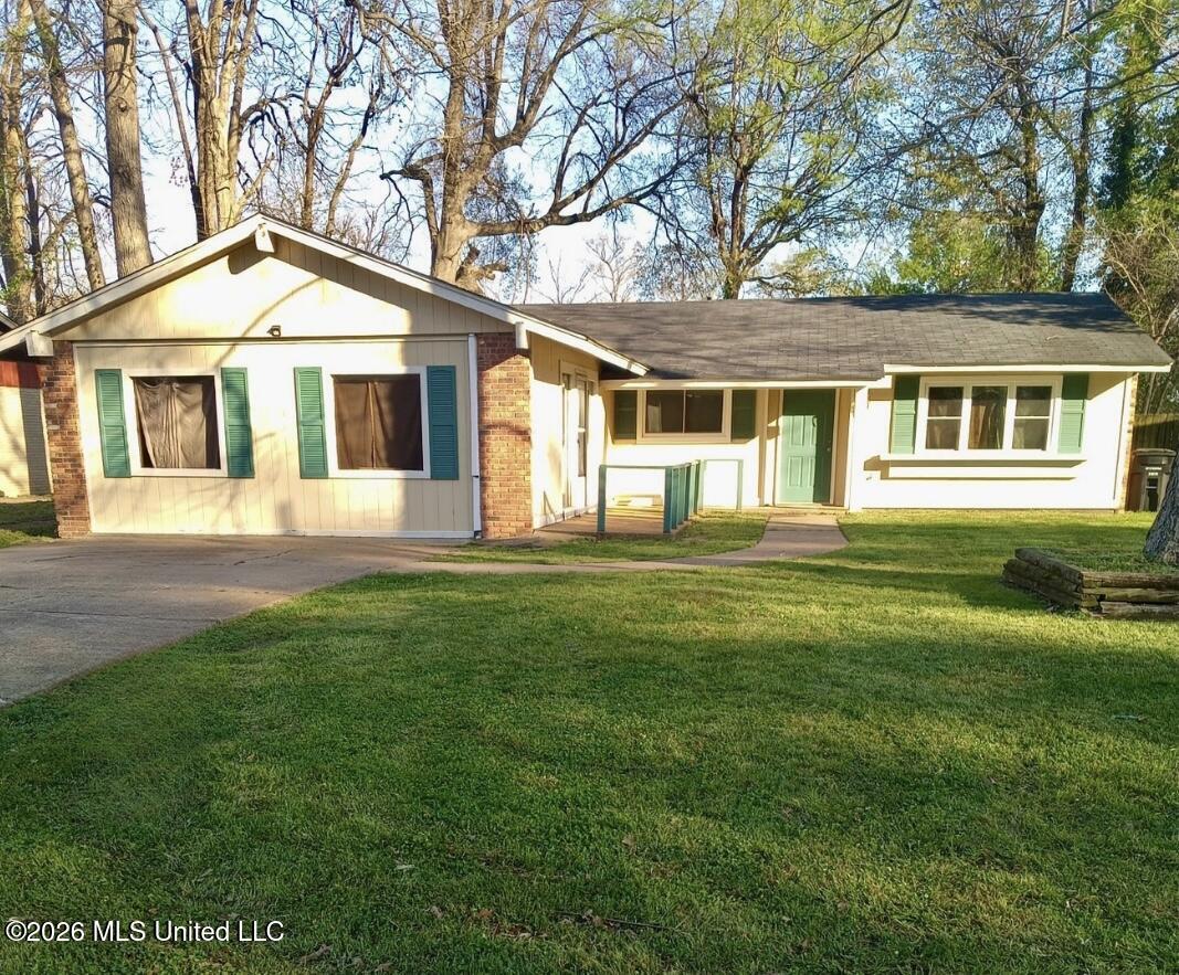2236 Oak Ridge Drive Greenville, MS 38701 - Photo 1 of 16 Listing