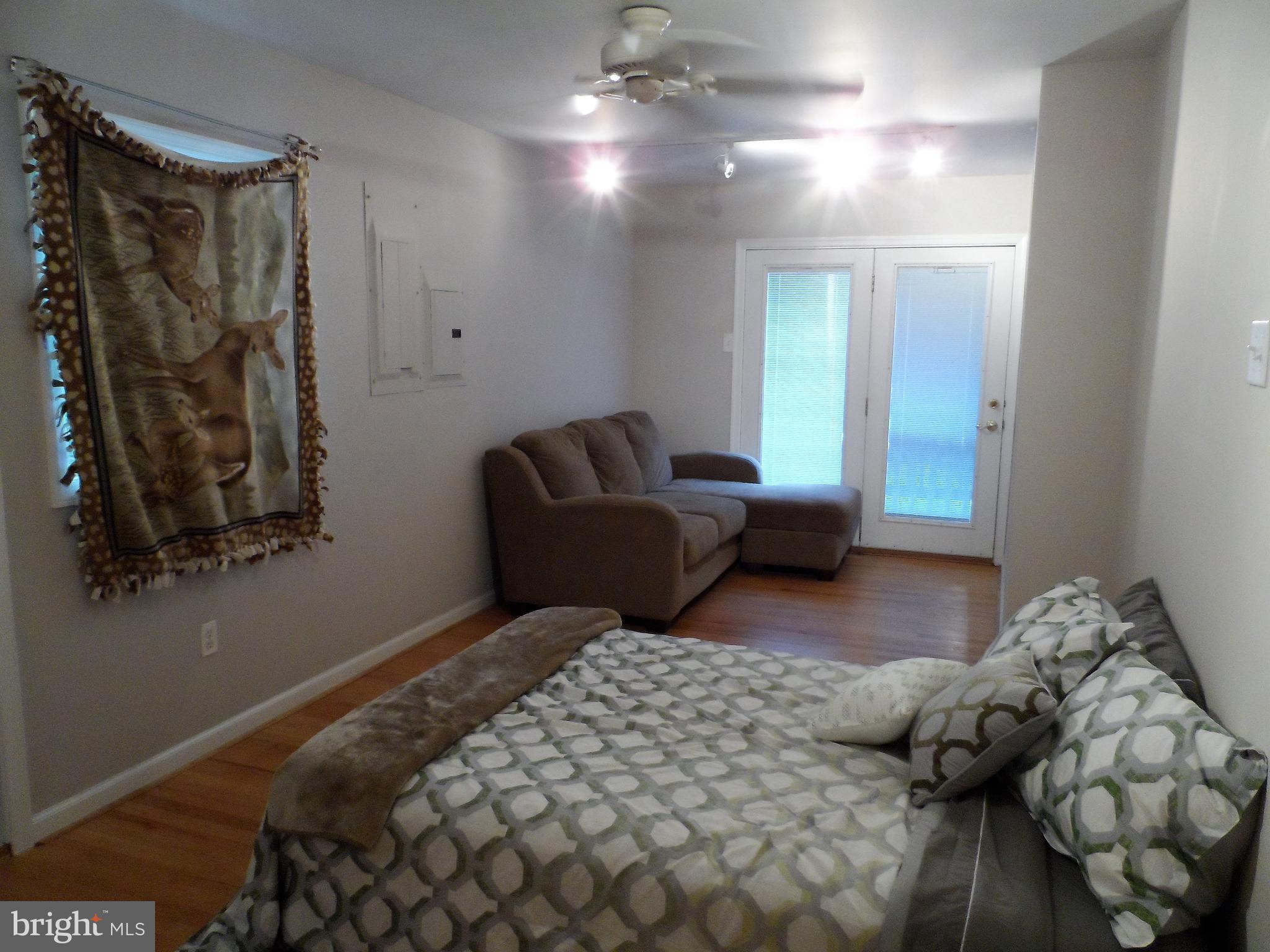 562 Riverside Drive Pasadena, MD 21122 - Photo 15 of 18 2nd Bedroom