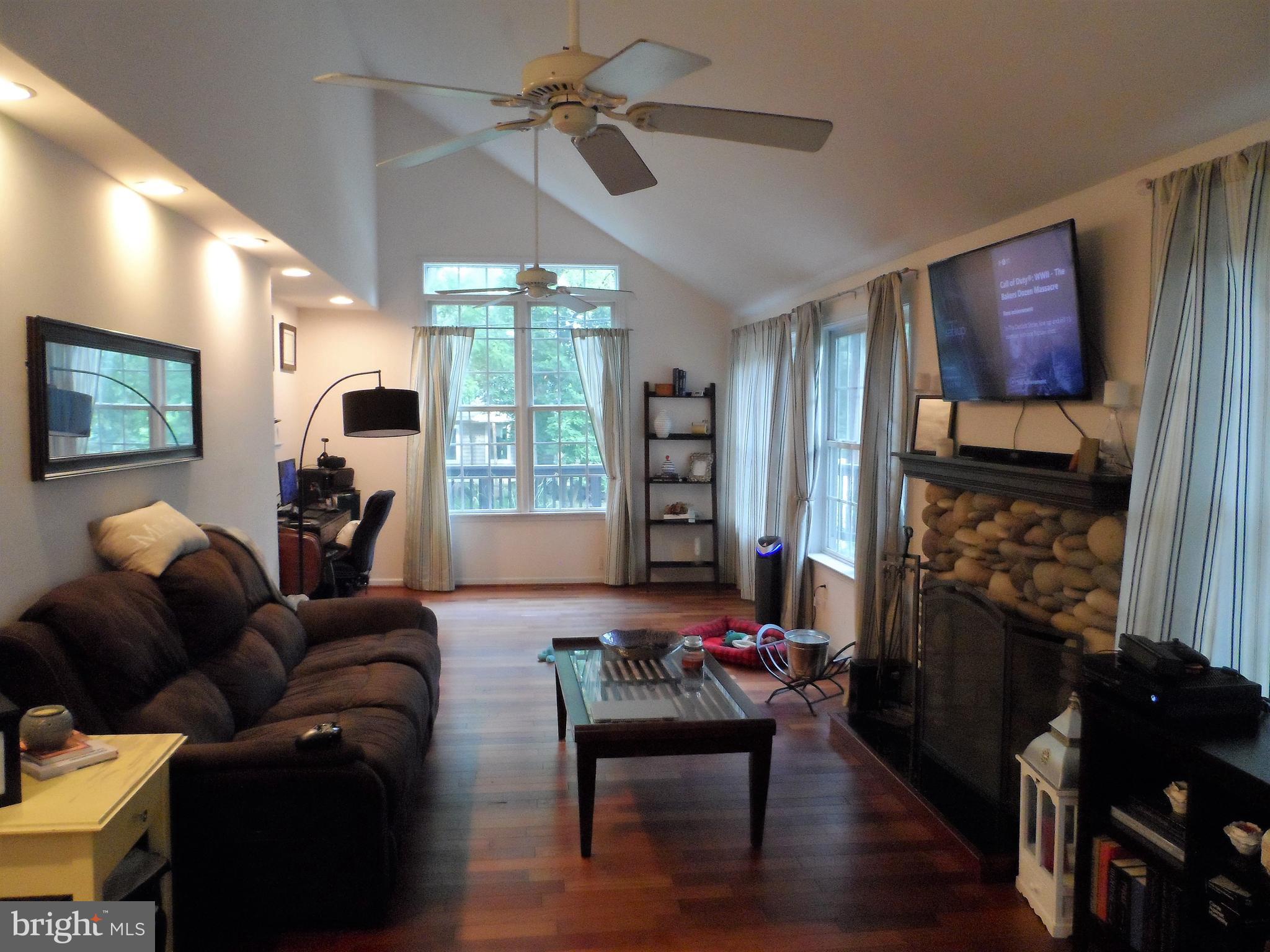 562 Riverside Drive Pasadena, MD 21122 - Photo 6 of 18 Family Room w/Cathedral Ceiling