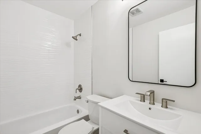 $240,000 | 5136 Cheshire Road, Unit 5136, Gurnee, IL 60031