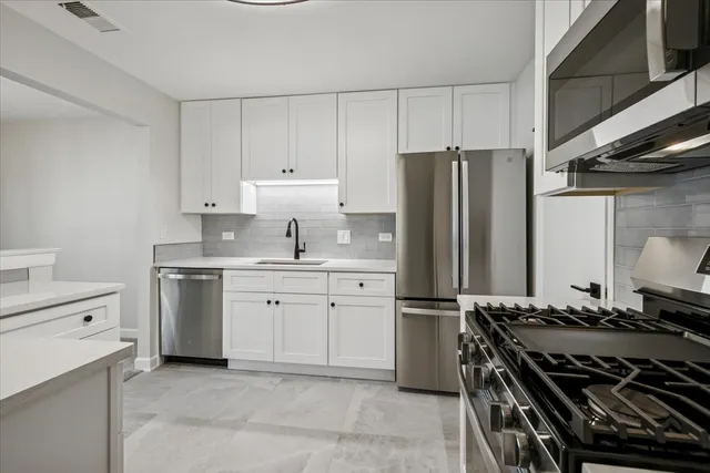 $240,000 | 5136 Cheshire Road, Unit 5136, Gurnee, IL 60031