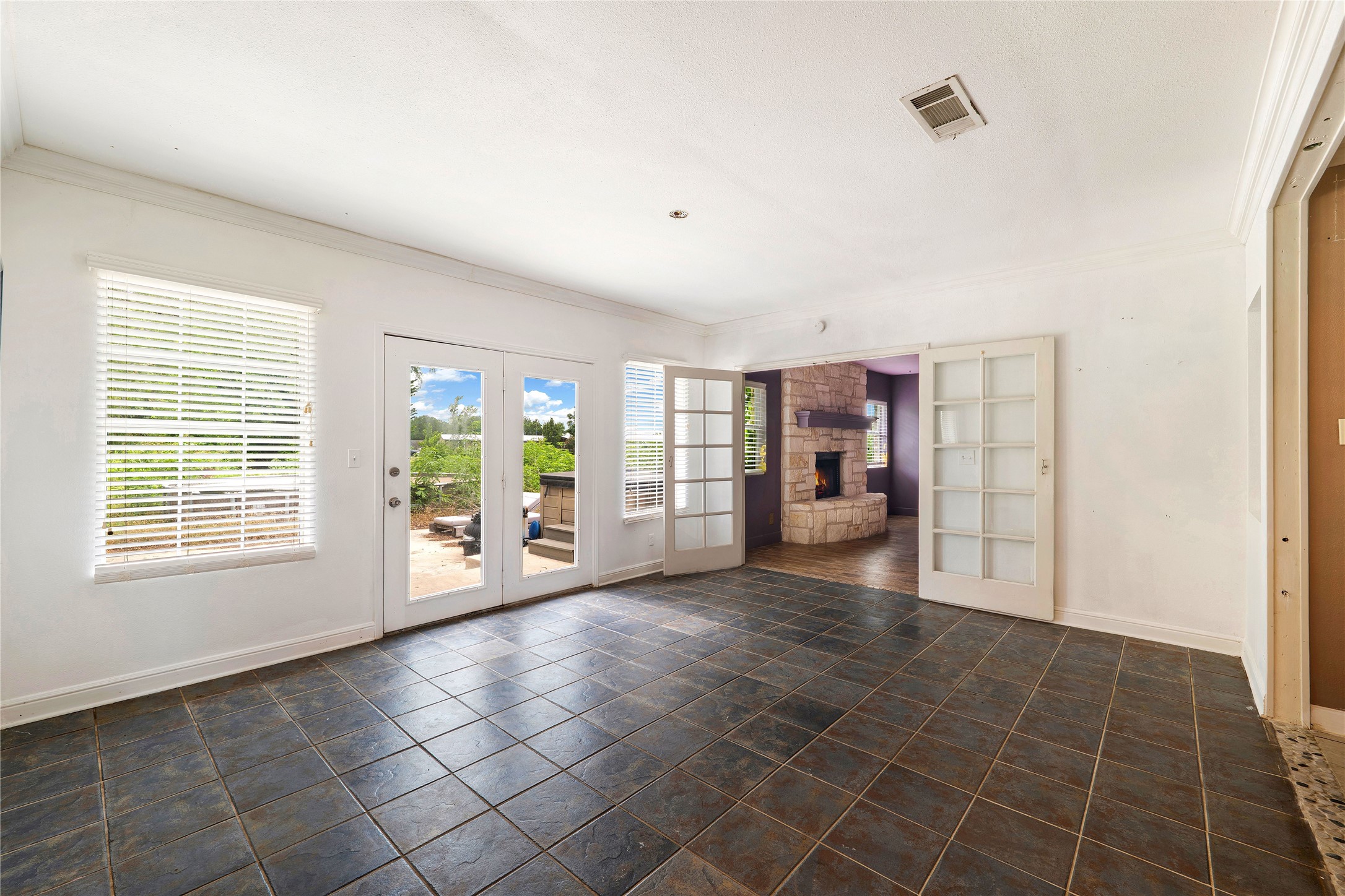 358 Easley Road Smithville, TX 78957 - Photo 24 of 36 Dining area