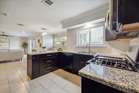 $545,000 | 2910 Freshmeadows Drive, Houston, TX 77063