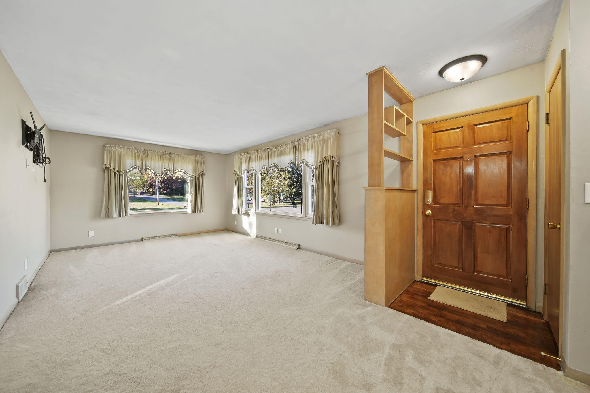 303 Tecumseh Street Brooklyn, MI 49230 - Photo 7 of 41 5-web-or-mls-DSC01205