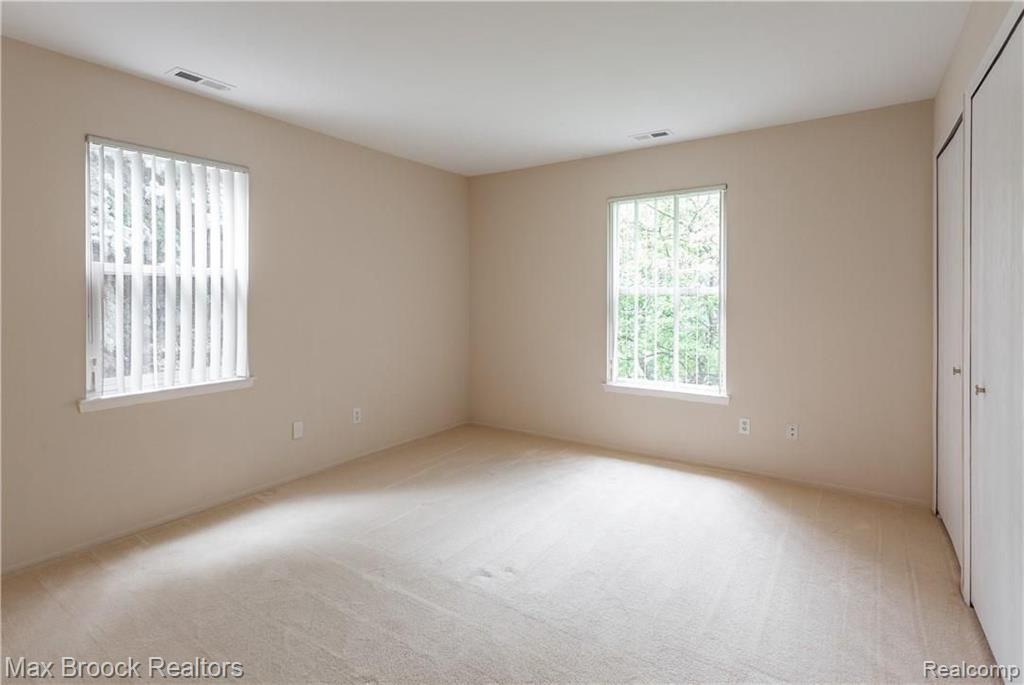 1623 Emerson Circle Rochester, MI 48307 - Photo 14 of 24