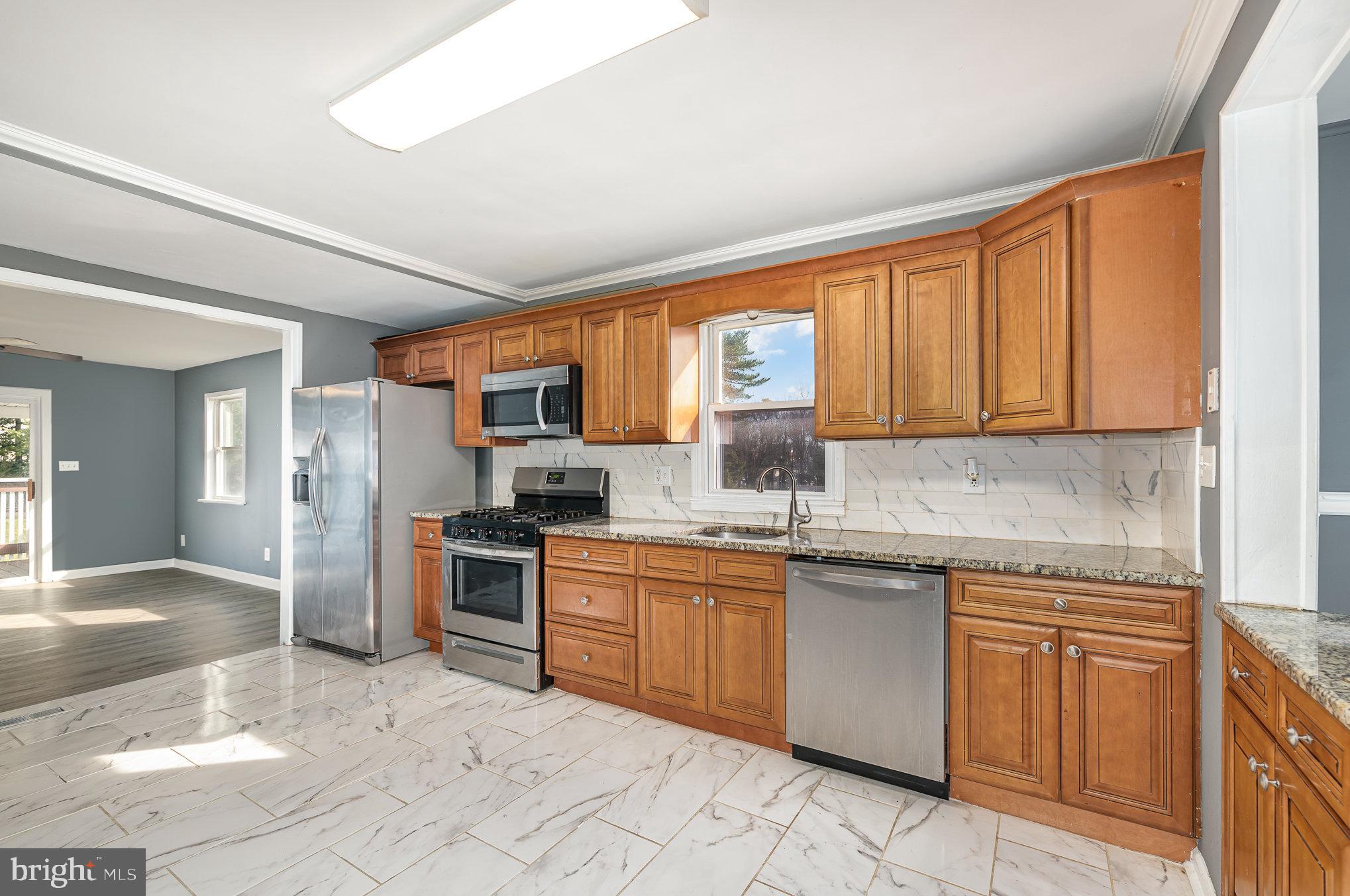 7924 33rd Street Rosedale, MD 21237 - Photo 7 of 27 Large updated Kitchen