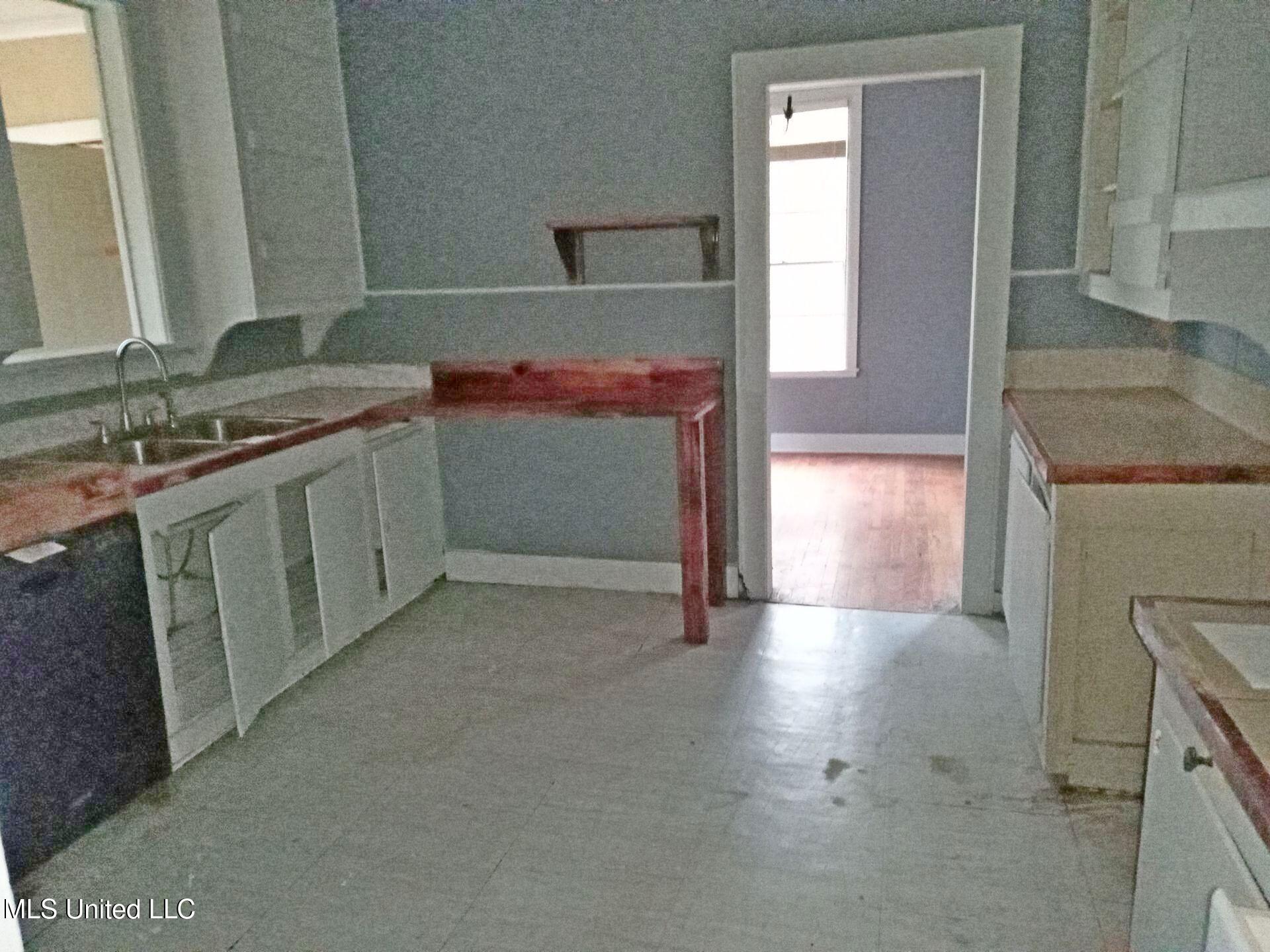 1425 Ridge Road Yazoo City, MS 39194 - Photo 3 of 25 48-Nov 21 2025 04_14pm-Jner