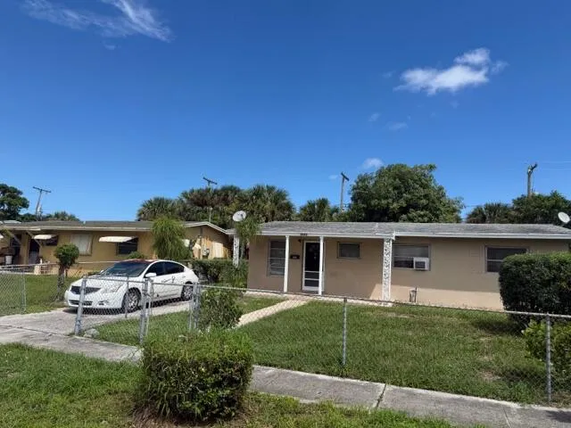 $300,000 | 1441 8th Street, West Palm Beach, FL 33401