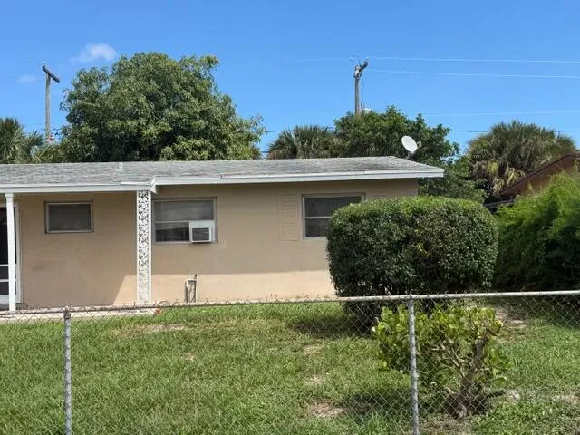 $300,000 | 1441 8th Street, West Palm Beach, FL 33401