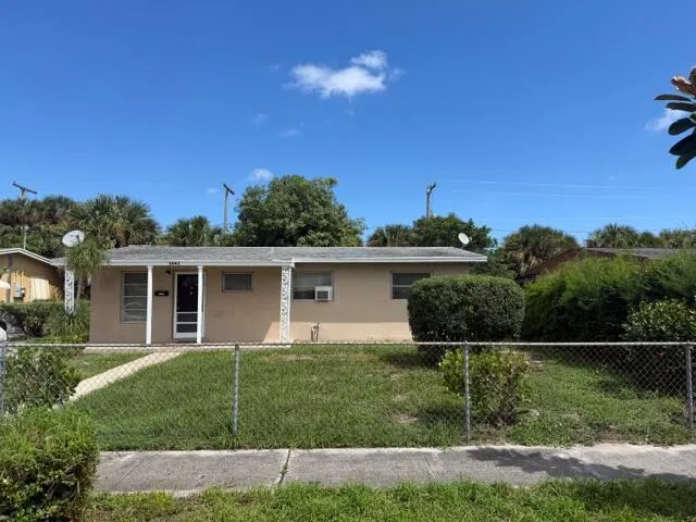 $300,000 | 1441 8th Street, West Palm Beach, FL 33401