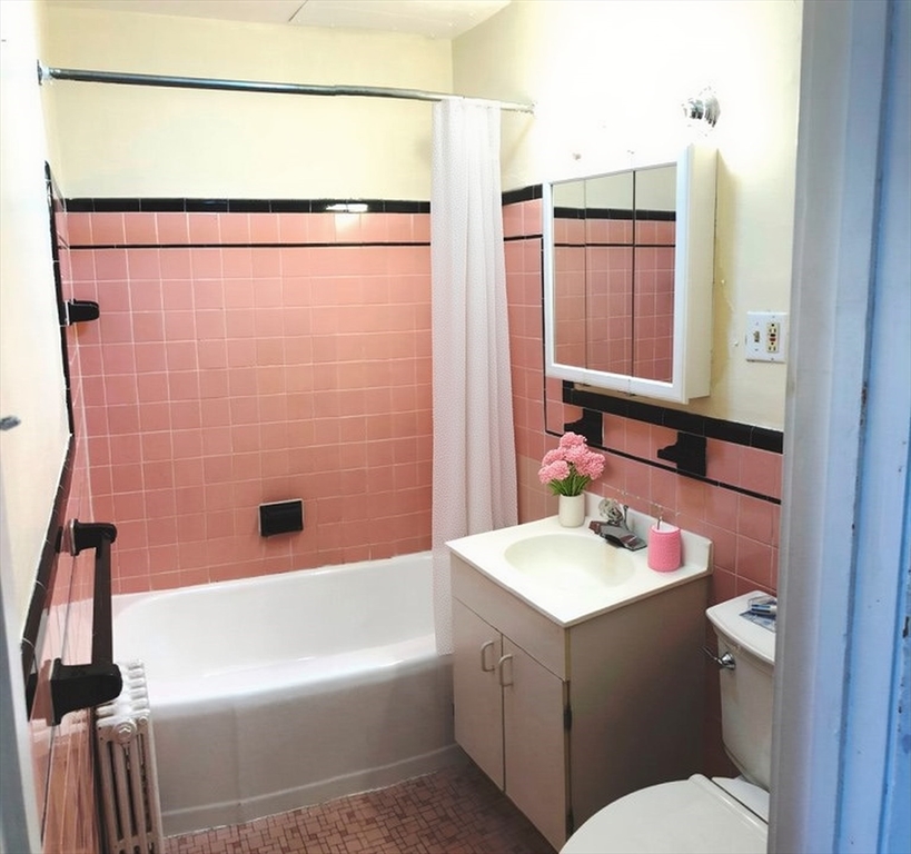 470 Beacon Street, Unit 8 Boston, MA 02115 - Photo 3 of 10