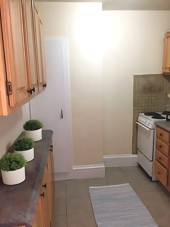 470 Beacon Street, Unit 8 Boston, MA 02115 - Photo 5 of 10