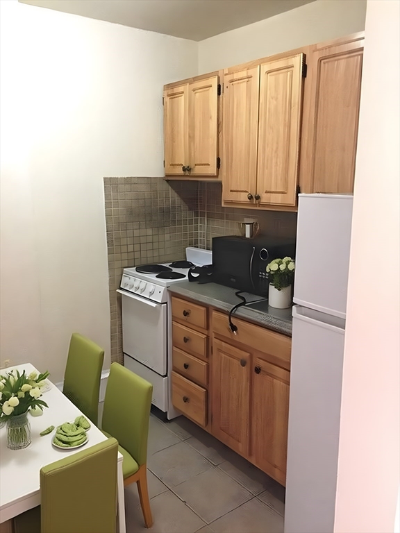 470 Beacon Street, Unit 8 Boston, MA 02115 - Photo 6 of 10