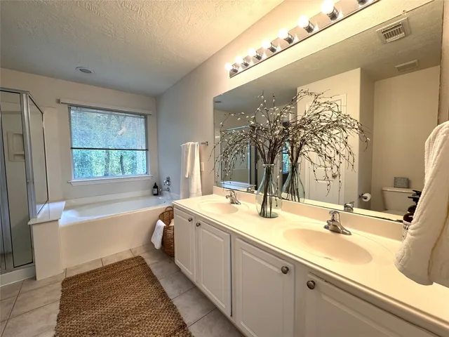 $1,800 | 213 Summerhaze Circle, The Woodlands, TX 77382