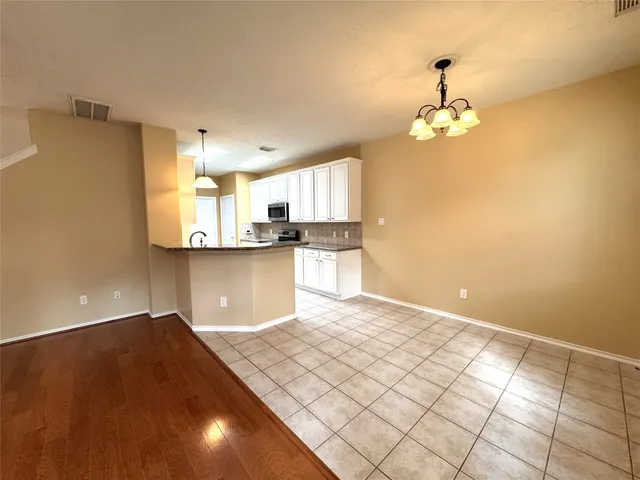 $1,800 | 213 Summerhaze Circle, The Woodlands, TX 77382