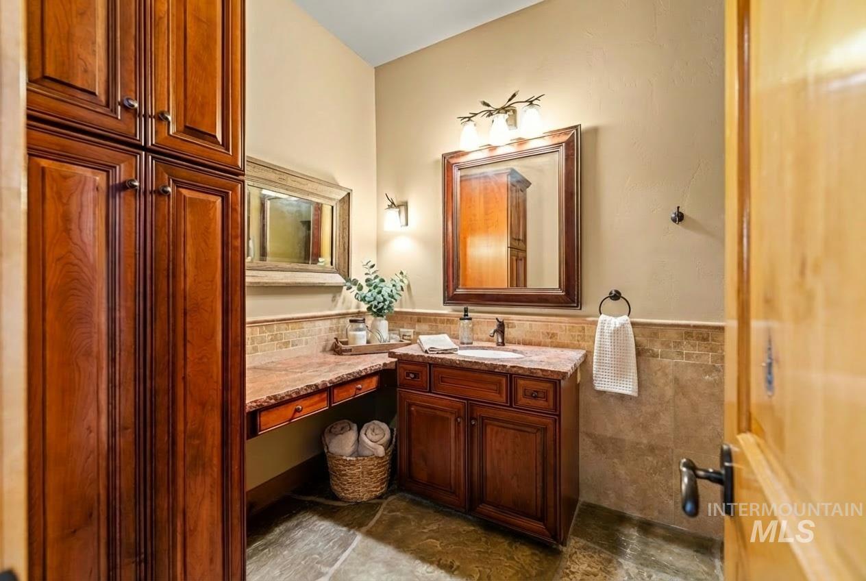 1008 Penstemen Place McCall, ID 83638 - Photo 18 of 26 Main Floor powder room