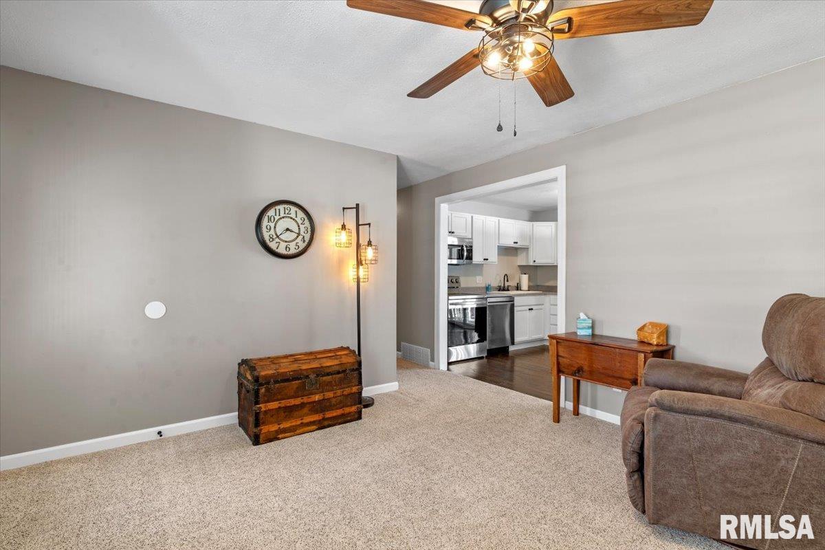 2913 Selkirk Road Springfield, IL 62702 - Photo 7 of 40