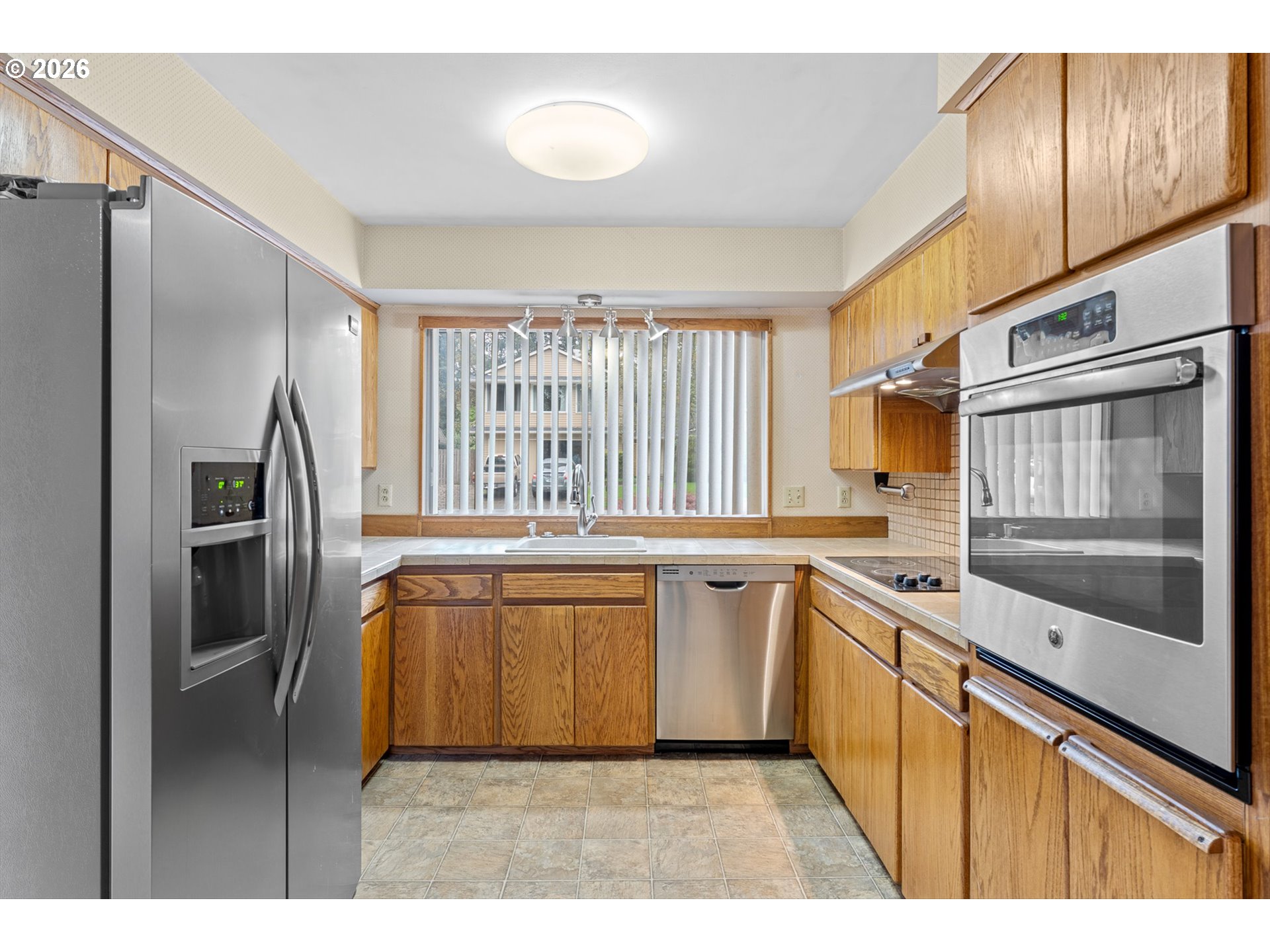 7455 Southwest Danielle Avenue Beaverton, OR 97008 - Photo 8 of 45